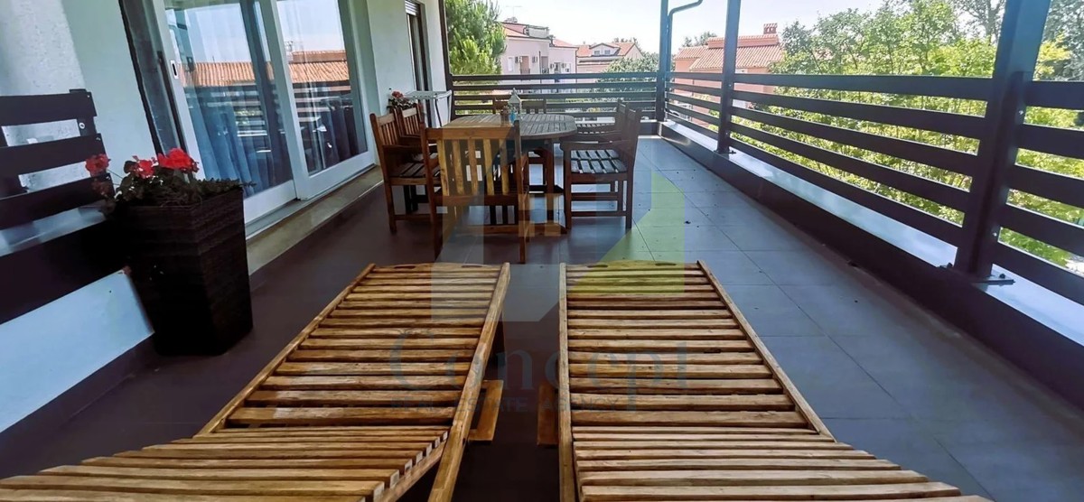 Poreč, dintorni, Ampia villa con 5 camere da letto e vista mare, a 4 km dal mare