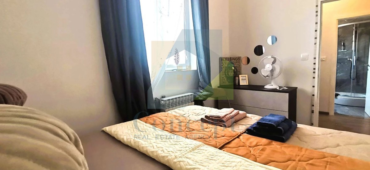 Poreč, dintorni, Ampia villa con 5 camere da letto e vista mare, a 4 km dal mare