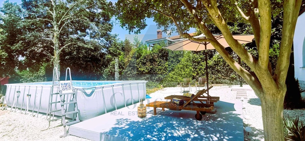 Poreč, dintorni, Ampia villa con 5 camere da letto e vista mare, a 4 km dal mare