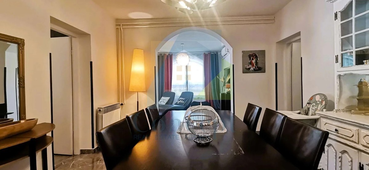 Poreč, dintorni, Ampia villa con 5 camere da letto e vista mare, a 4 km dal mare