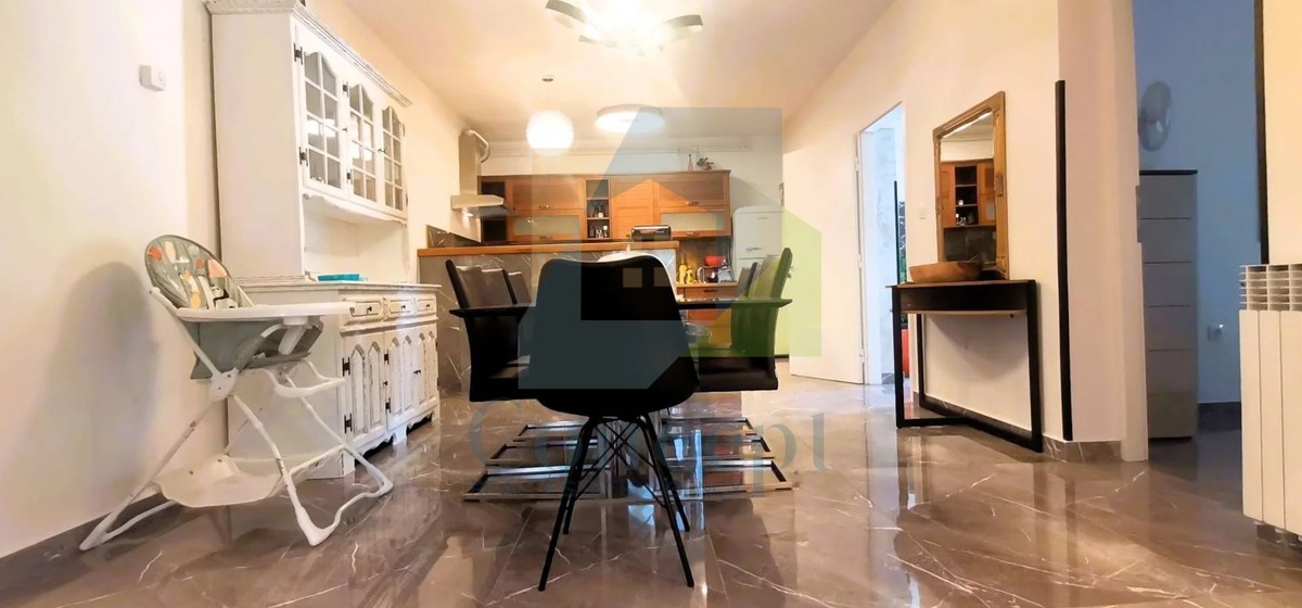 Poreč, dintorni, Ampia villa con 5 camere da letto e vista mare, a 4 km dal mare