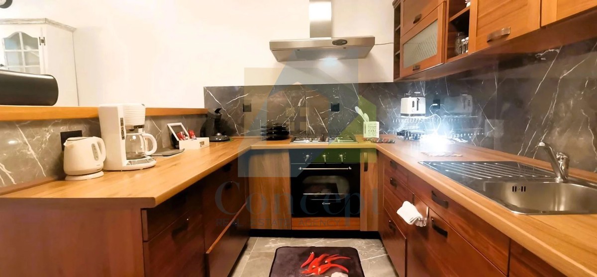 Poreč, dintorni, Ampia villa con 5 camere da letto e vista mare, a 4 km dal mare