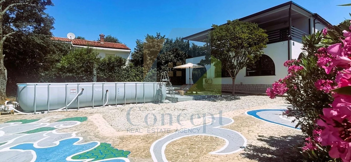 Poreč, dintorni, Ampia villa con 5 camere da letto e vista mare, a 4 km dal mare