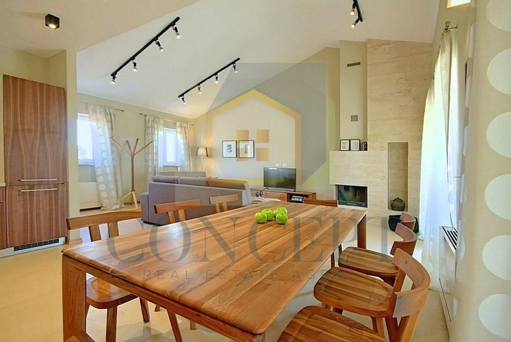 Poreč, dintorni, Incantevole villa con piscina in ottima posizione, a 10 km dal mare