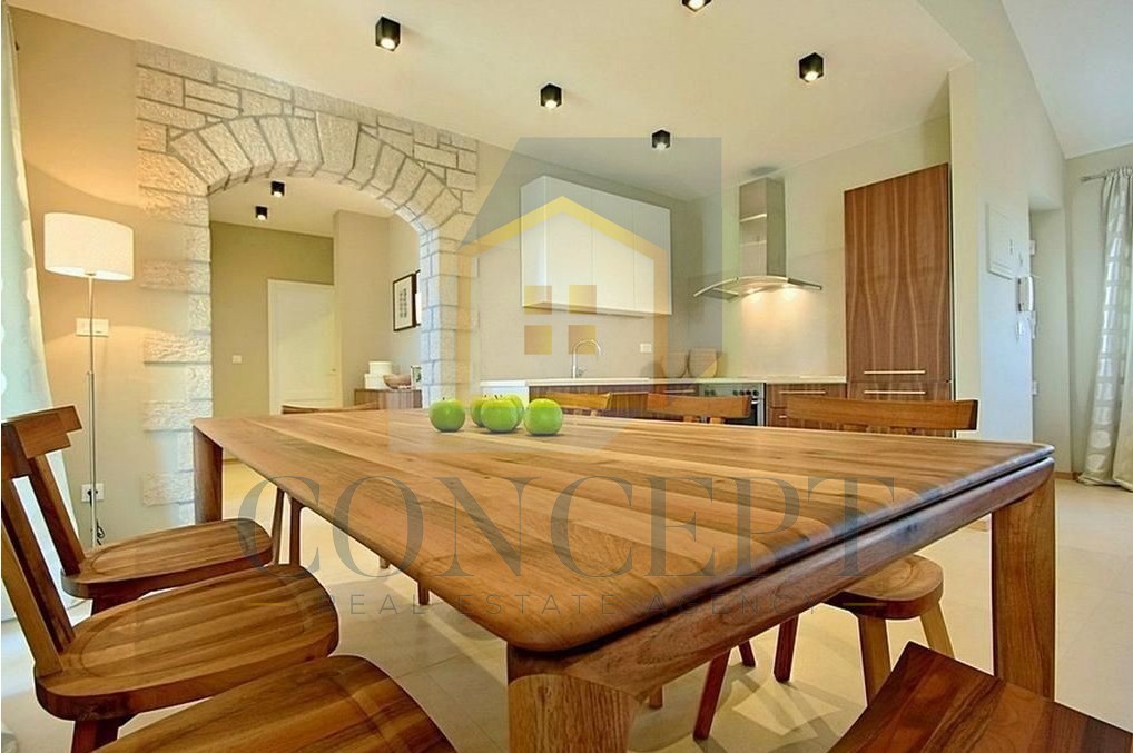 Poreč, dintorni, Incantevole villa con piscina in ottima posizione, a 10 km dal mare