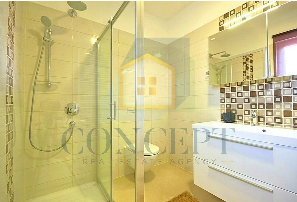 Poreč, dintorni, Incantevole villa con piscina in ottima posizione, a 10 km dal mare