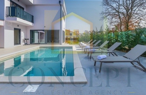 Poreč, sobborgo, Villa moderna con piscina in ottima posizione, a 800 m dal mare