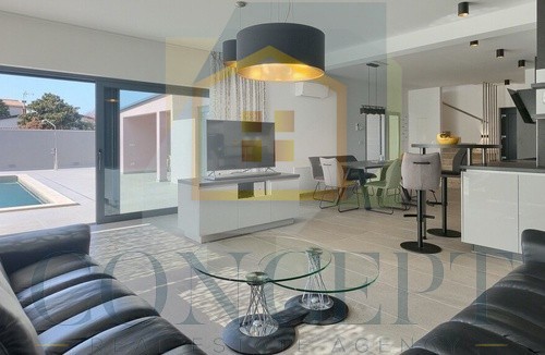 Poreč, sobborgo, Villa moderna con piscina in ottima posizione, a 800 m dal mare