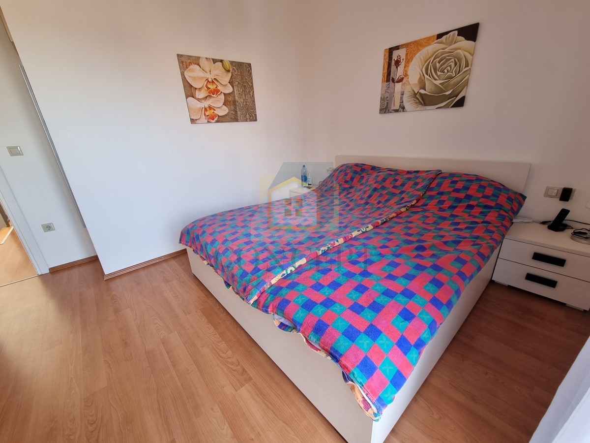 Poreč, dintorni, Casa alla fine della fila con giardino in ottima posizione, a 3 km dal mare