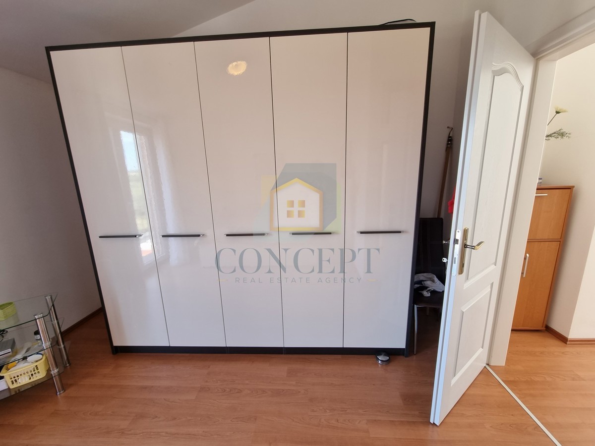 Poreč, dintorni, Casa alla fine della fila con giardino in ottima posizione, a 3 km dal mare