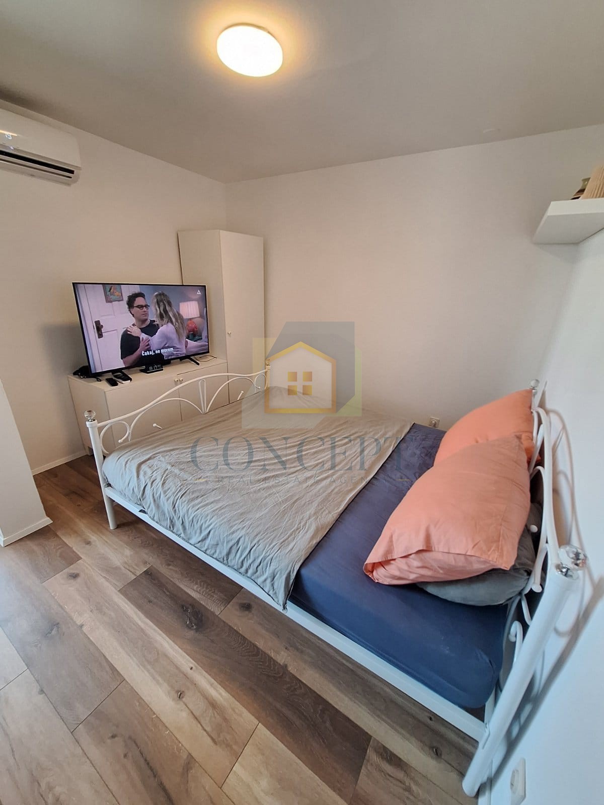 Novigrad, zona, Appartamento su due piani con 2 camere da letto, a 200 m dal mare