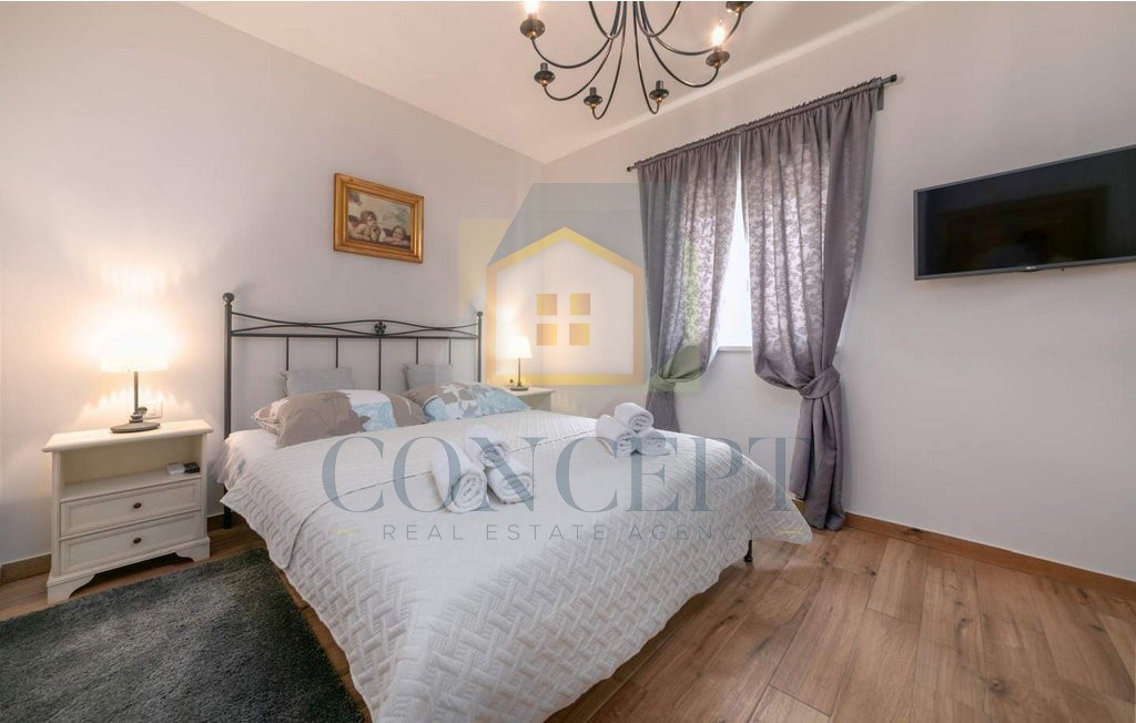 Poreč, dintorni, Splendida villa con 4 camere da letto in una bella posizione, a 15 km dal mare