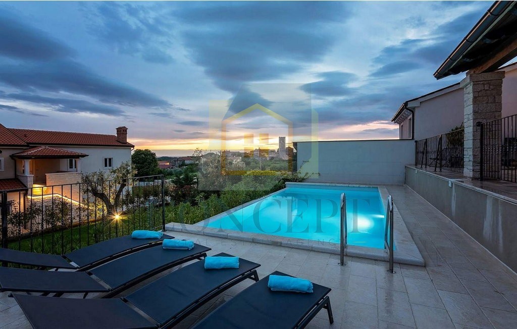 Poreč, dintorni, Splendida villa con 4 camere da letto in una bella posizione, a 15 km dal mare