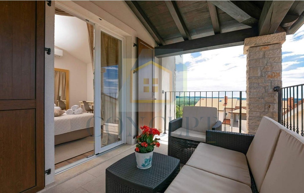 Poreč, dintorni, Splendida villa con 4 camere da letto in una bella posizione, a 15 km dal mare