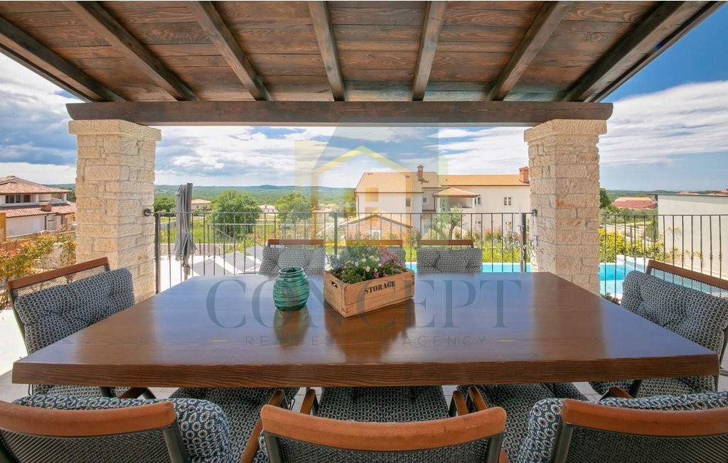 Poreč, dintorni, Splendida villa con 4 camere da letto in una bella posizione, a 15 km dal mare