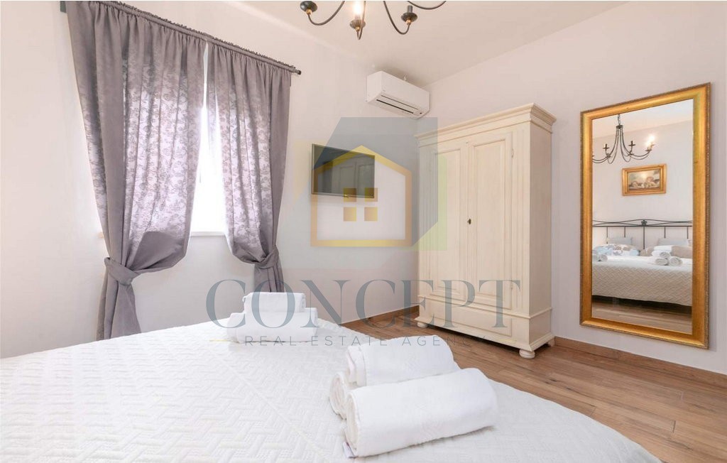 Poreč, dintorni, Splendida villa con 4 camere da letto in una bella posizione, a 15 km dal mare