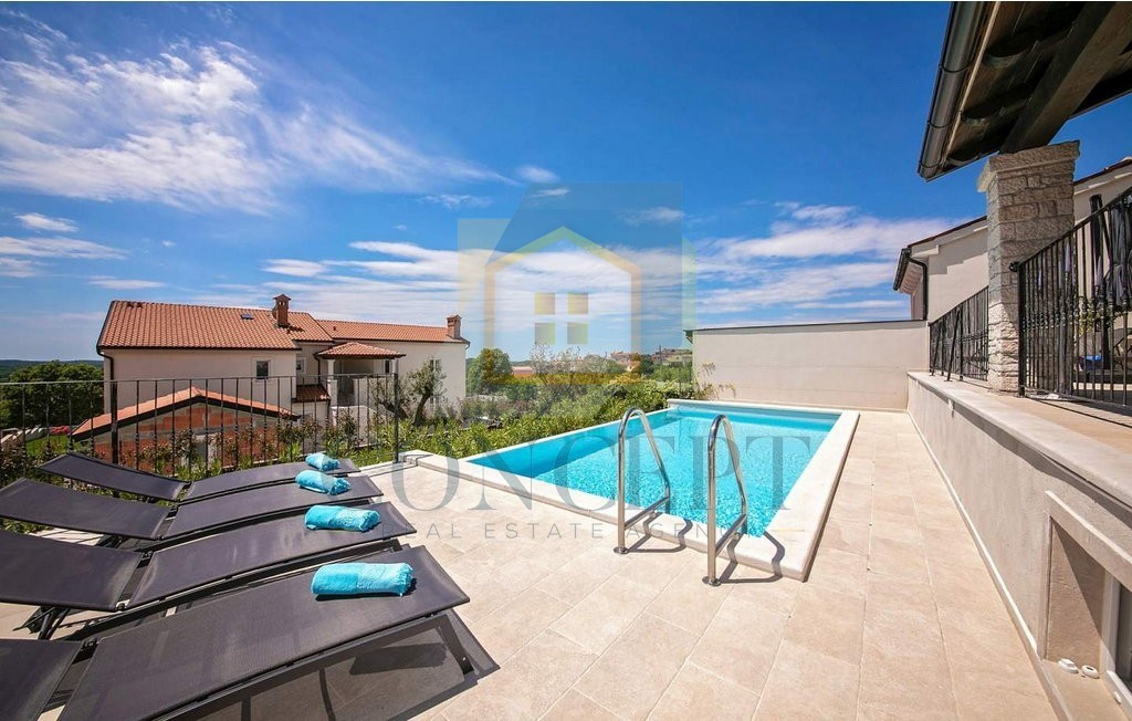 Poreč, dintorni, Splendida villa con 4 camere da letto in una bella posizione, a 15 km dal mare