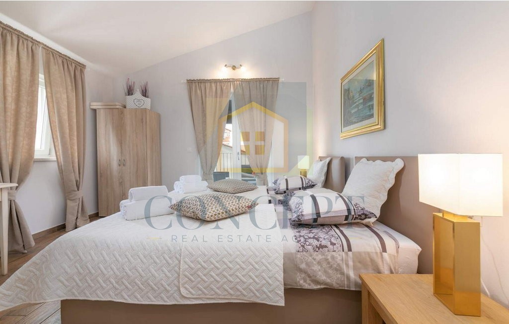 Poreč, dintorni, Splendida villa con 4 camere da letto in una bella posizione, a 15 km dal mare