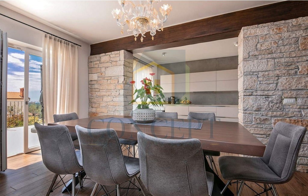 Poreč, dintorni, Splendida villa con 4 camere da letto in una bella posizione, a 15 km dal mare