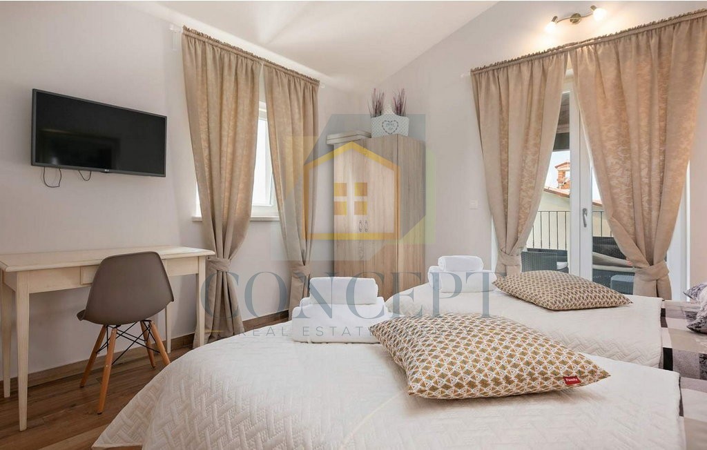 Poreč, dintorni, Splendida villa con 4 camere da letto in una bella posizione, a 15 km dal mare