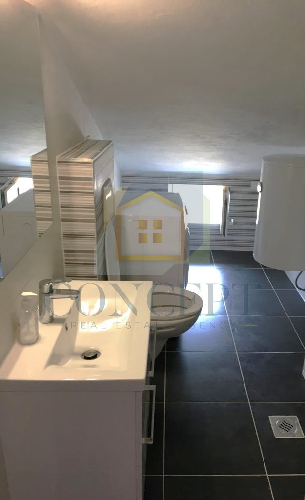 Poreč, Funtana, Appartamento al 3° piano con vista mare, 200 m dal mare