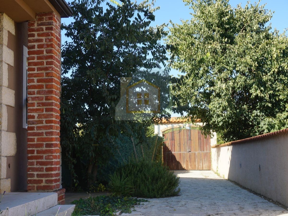 Poreč, Višnjan, dintorni, Casa familiare doppia con piscina, 13 km dal mare