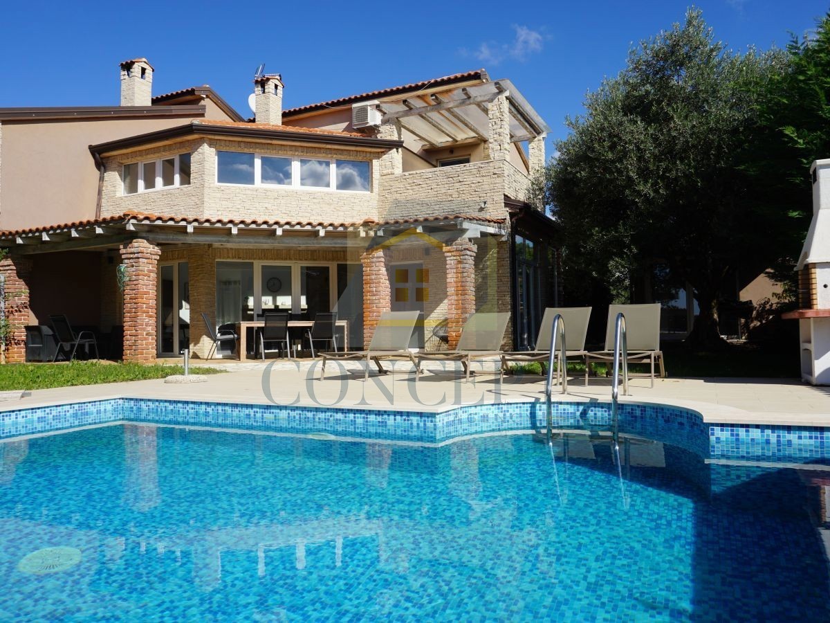 Poreč, Višnjan, dintorni, Casa familiare doppia con piscina, 13 km dal mare