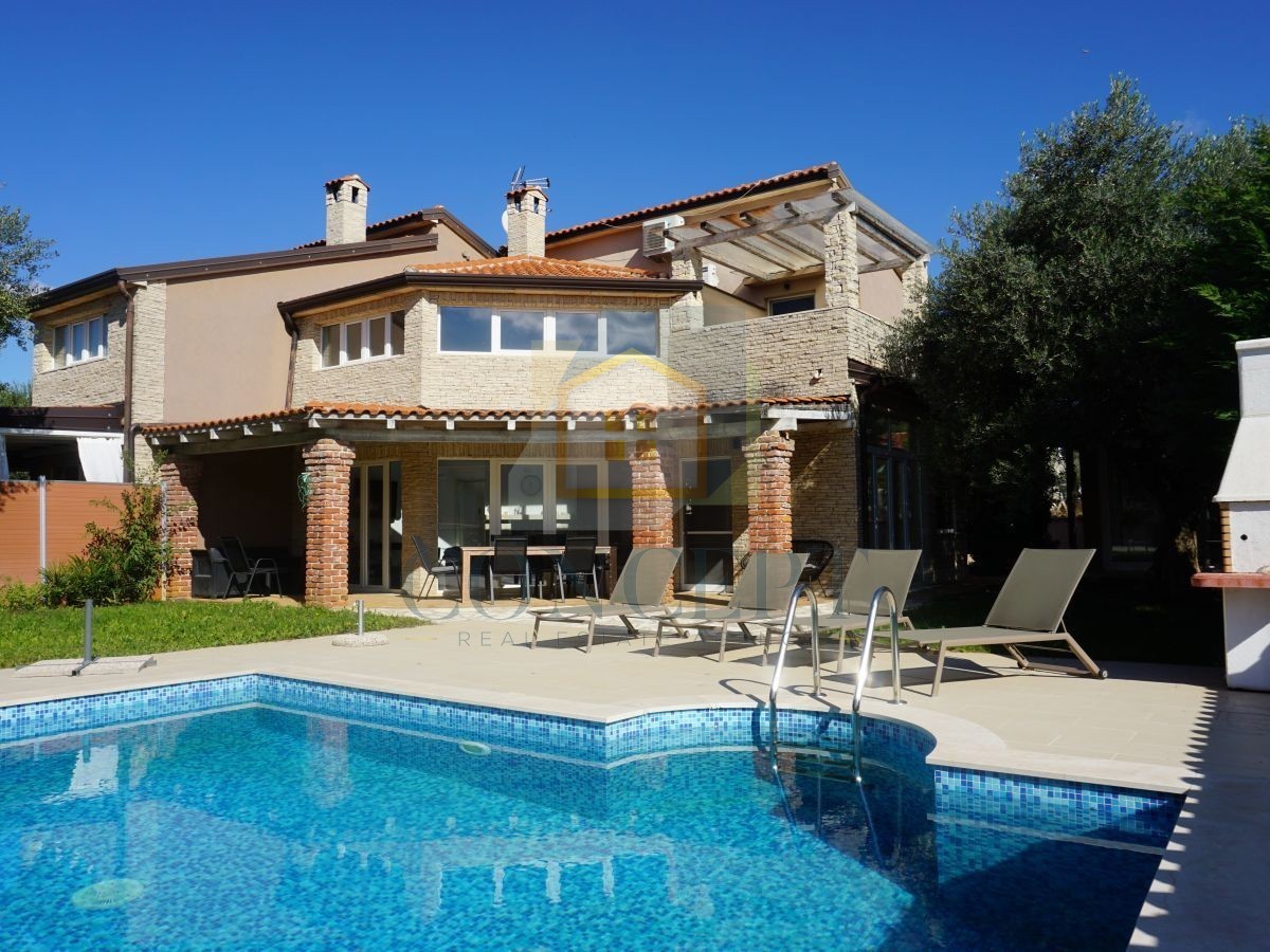 Poreč, Višnjan, dintorni, Casa familiare doppia con piscina, 13 km dal mare