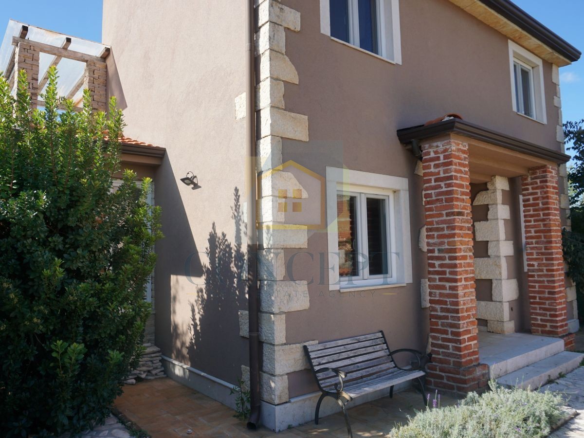 Poreč, Višnjan, dintorni, Casa familiare doppia con piscina, 13 km dal mare