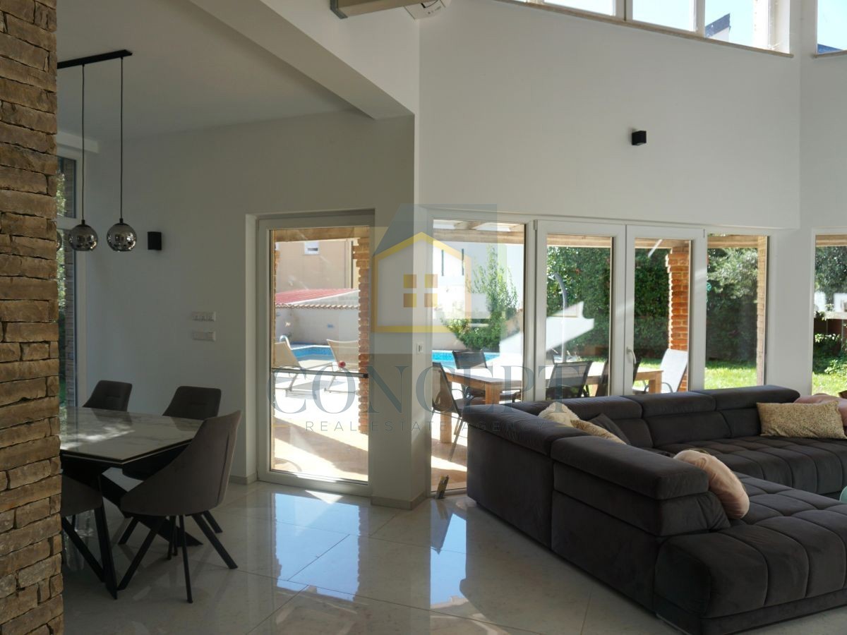 Poreč, Višnjan, dintorni, Casa familiare doppia con piscina, 13 km dal mare