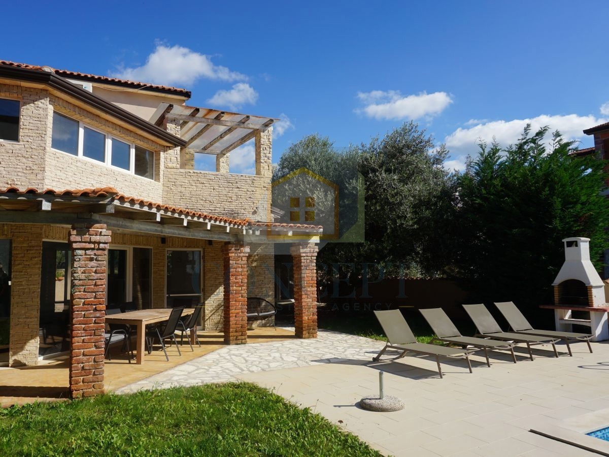 Poreč, Višnjan, dintorni, Casa familiare doppia con piscina, 13 km dal mare