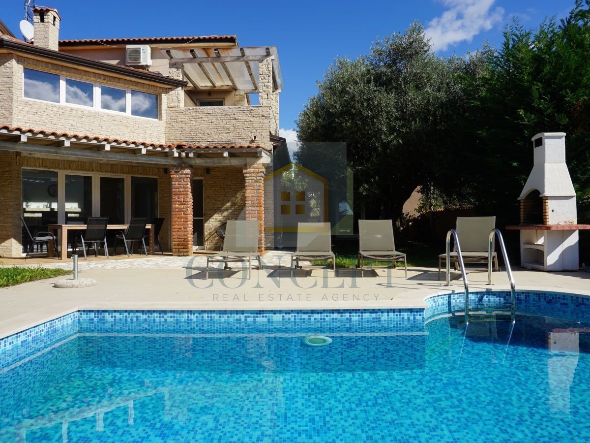 Poreč, Višnjan, dintorni, Casa familiare doppia con piscina, 13 km dal mare