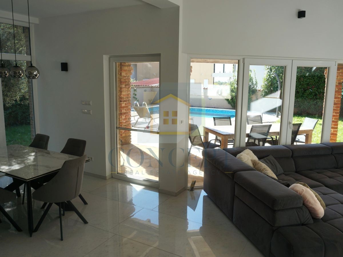 Poreč, Višnjan, dintorni, Casa familiare doppia con piscina, 13 km dal mare