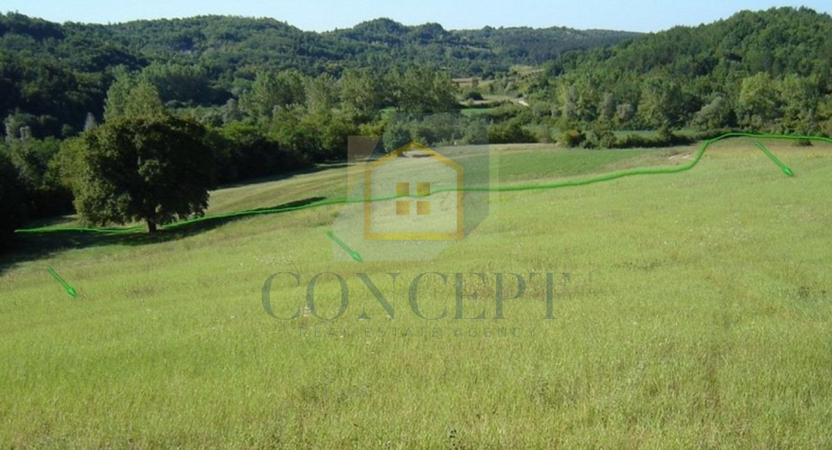 Poreč, Karojba, dintorni, Grande terreno di 12550 m2, 1900 m2 edificabili, 20 km dal mare