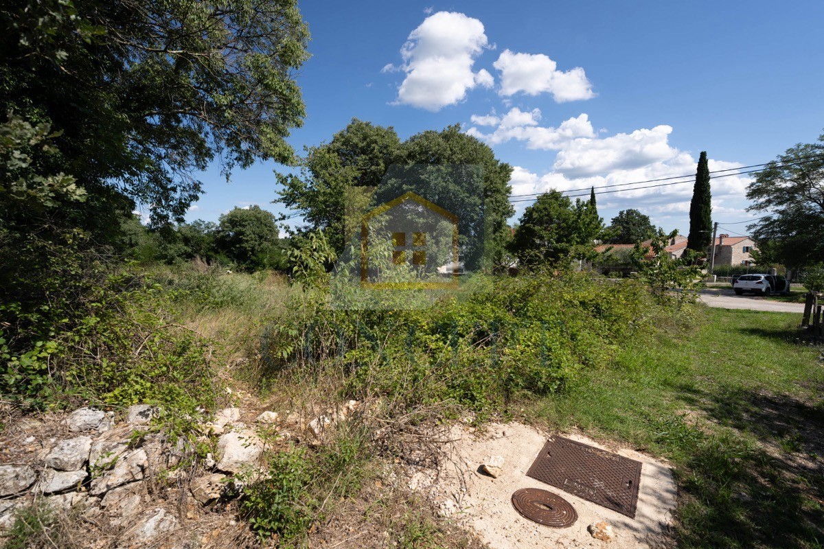 Poreč, dintorni, Terreno edificabile con permesso di costruzione, 15 km dal mare
