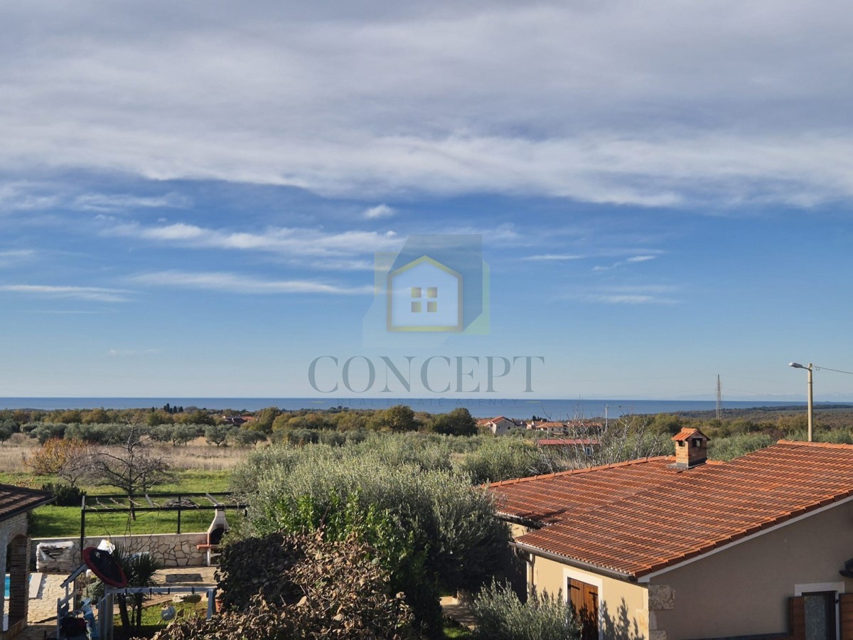 Poreč, dintorni, Appartamento al 1° piano con tre camere da letto e vista mare, 4 km dal mare