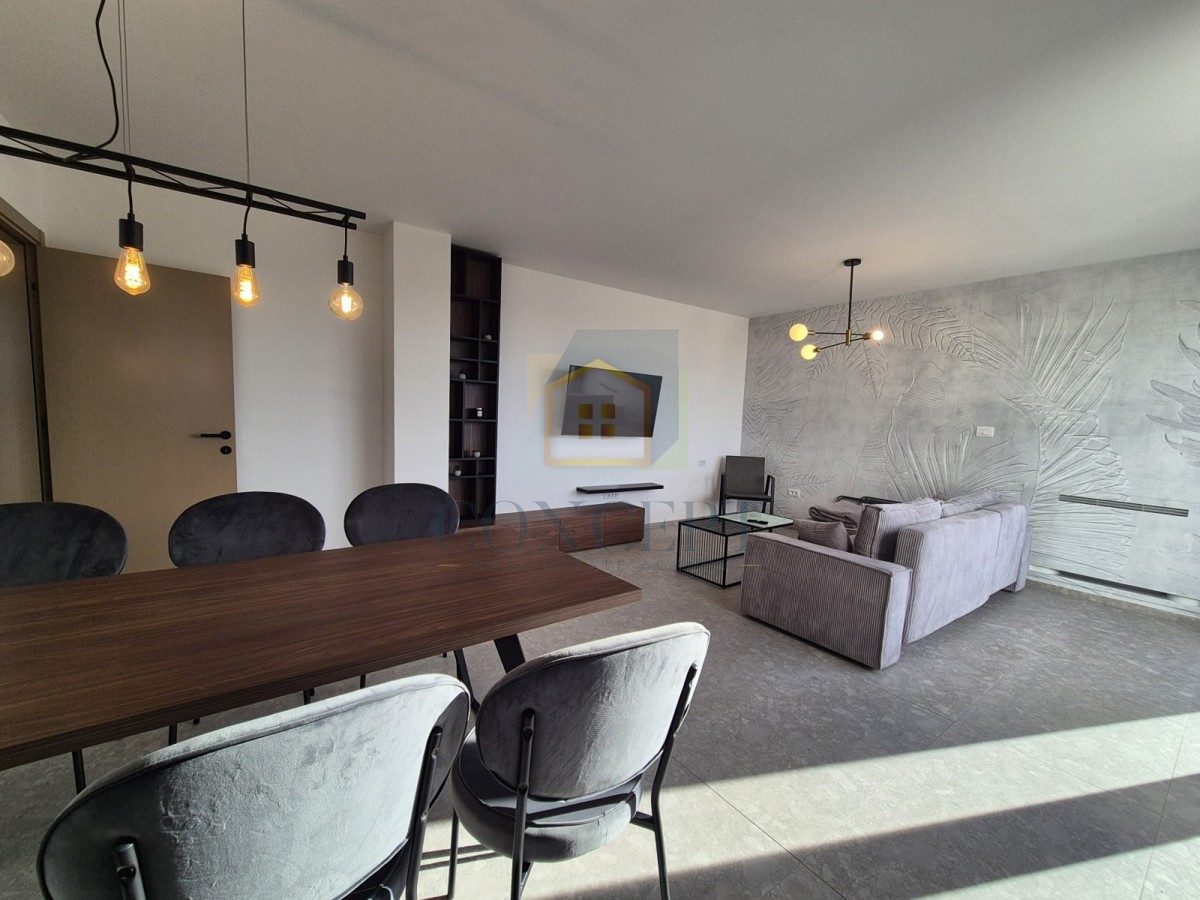 Poreč, dintorni, Appartamento al 1° piano con tre camere da letto e vista mare, 4 km dal mare