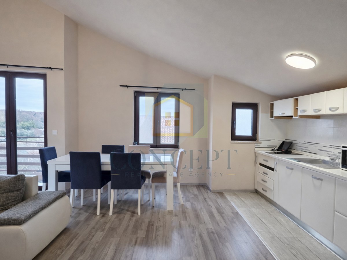 Poreč, Funtana, Ampio appartamento con due camere da letto, a 400 m dal mare