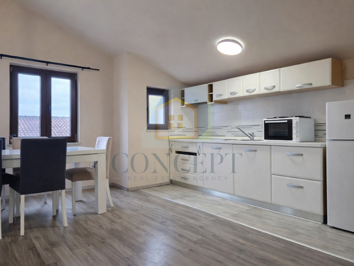 Poreč, Funtana, Ampio appartamento con due camere da letto, a 400 m dal mare