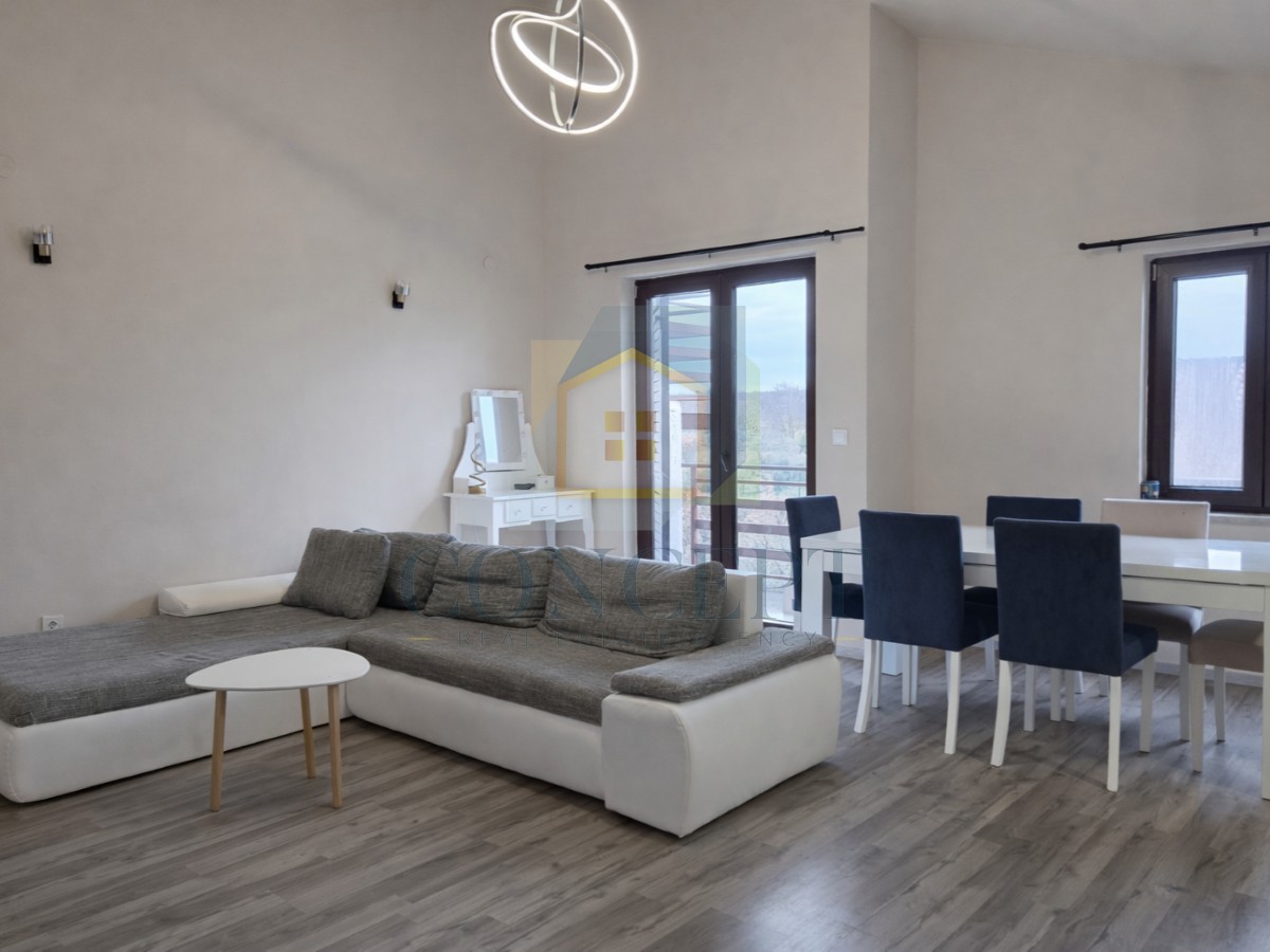 Poreč, Funtana, Ampio appartamento con due camere da letto, a 400 m dal mare