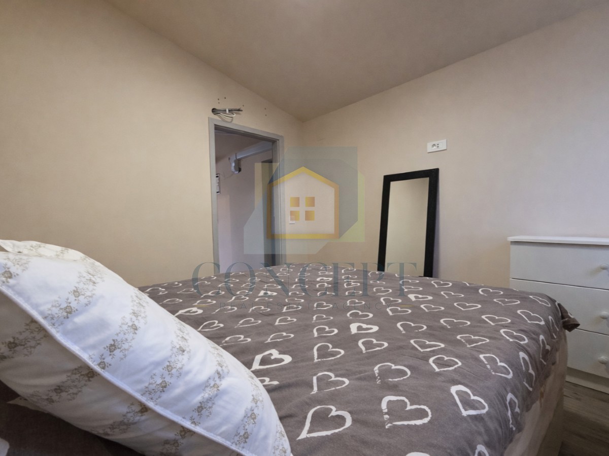 Poreč, Funtana, Ampio appartamento con due camere da letto, a 400 m dal mare