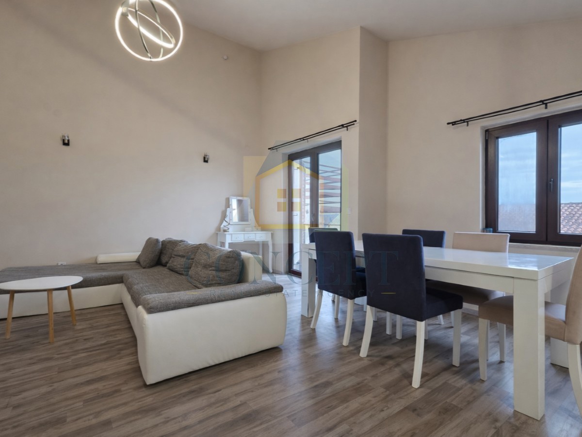 Poreč, Funtana, Ampio appartamento con due camere da letto, a 400 m dal mare