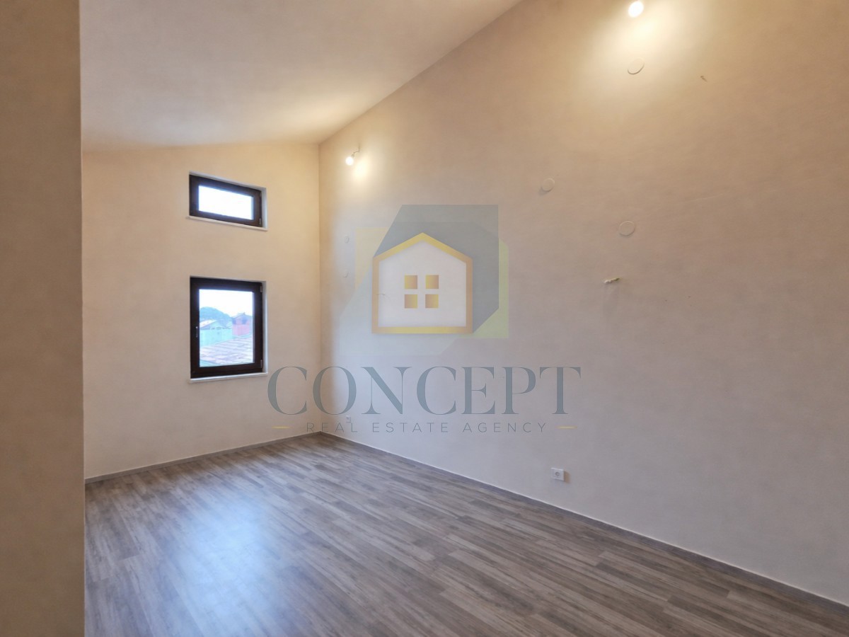 Poreč, Funtana, Ampio appartamento con due camere da letto, a 400 m dal mare