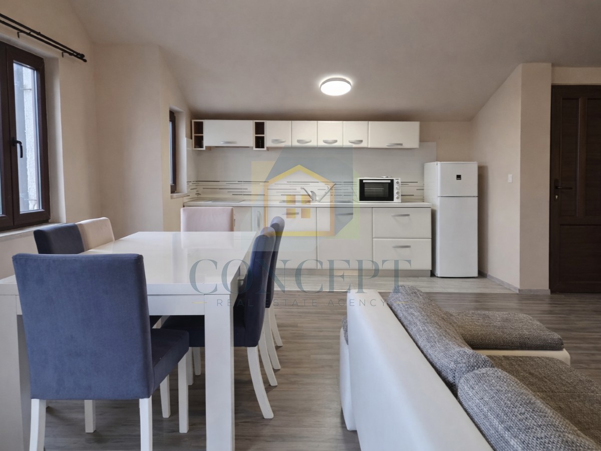 Poreč, Funtana, Ampio appartamento con due camere da letto, a 400 m dal mare