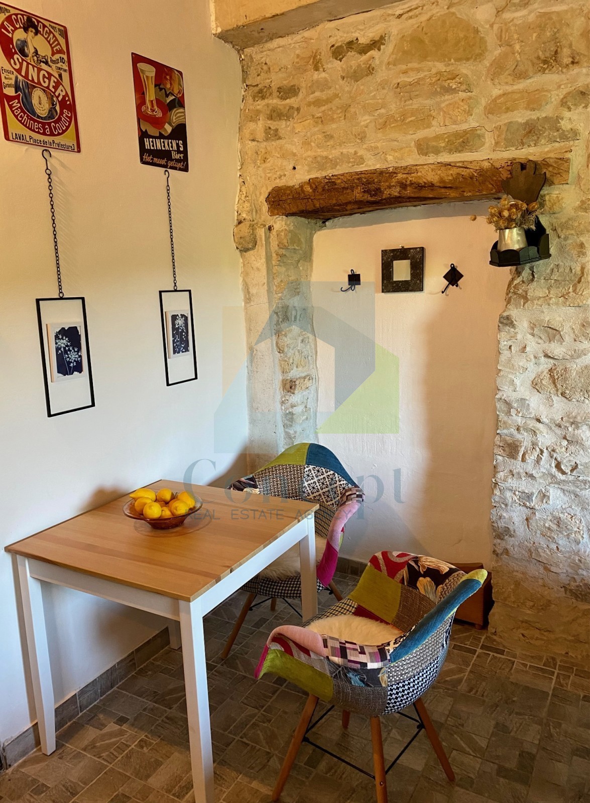 Istra, Grožnjan, Casa bifamiliare con 4 unità abitative e giardino