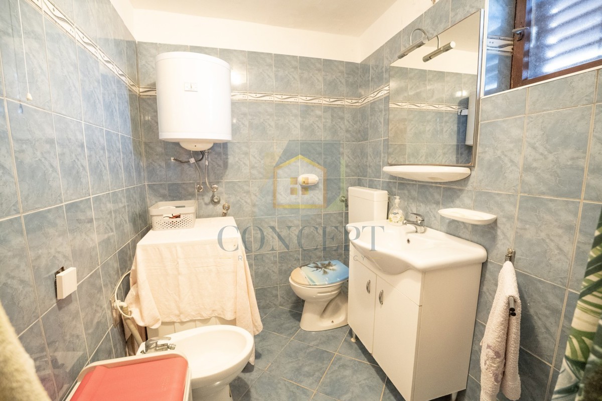 Poreč, dintorni, Casa a schiera e rudere con giardino da ristrutturare, 19 km dal mare