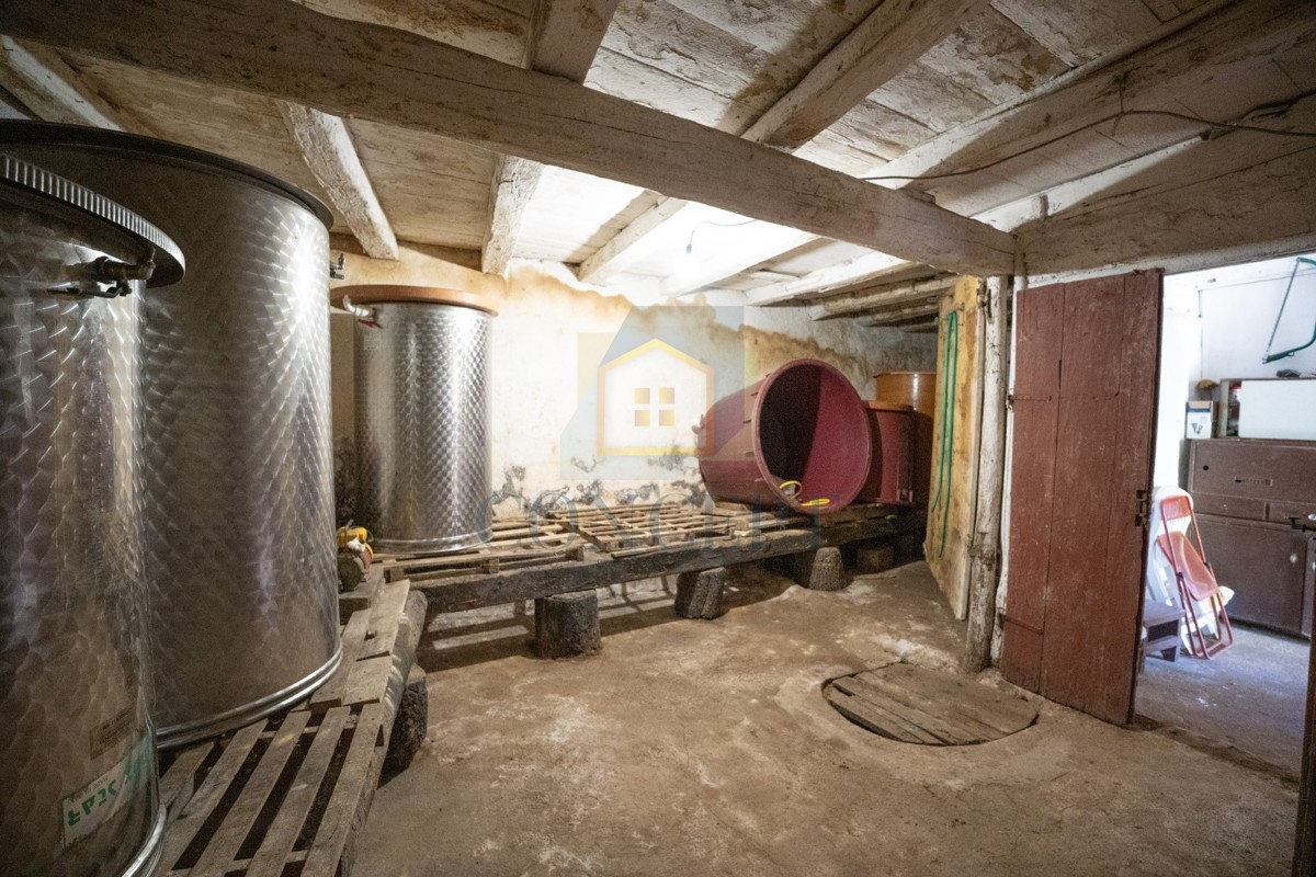 Poreč, dintorni, Casa a schiera e rudere con giardino da ristrutturare, 19 km dal mare