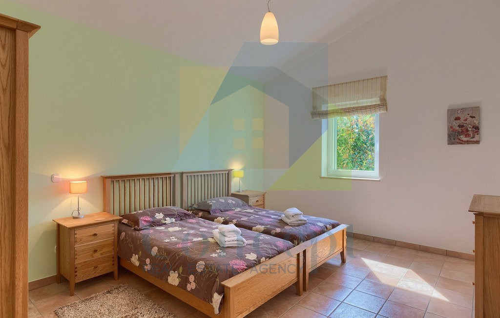 Poreč, dintorni, Lussuosa villa con piscina e splendido giardino a 5 km dal mare