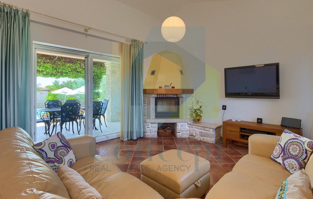 Poreč, dintorni, Lussuosa villa con piscina e splendido giardino a 5 km dal mare