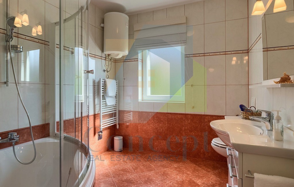 Poreč, dintorni, Lussuosa villa con piscina e splendido giardino a 5 km dal mare